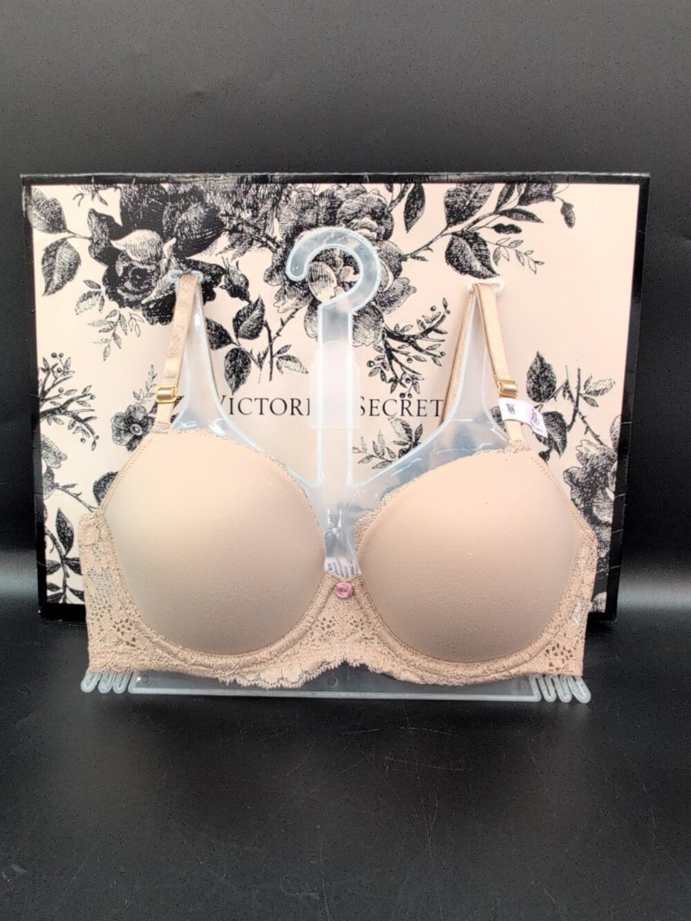 Victoria Secret Dream Angels Smooth & Lace Lightly Lined Demi Bra 30D Praline